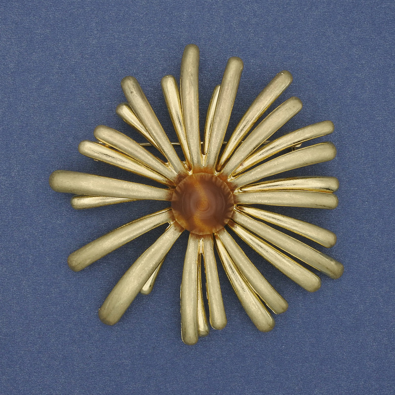 Flower Brooch 65mm+- gold-tone metal