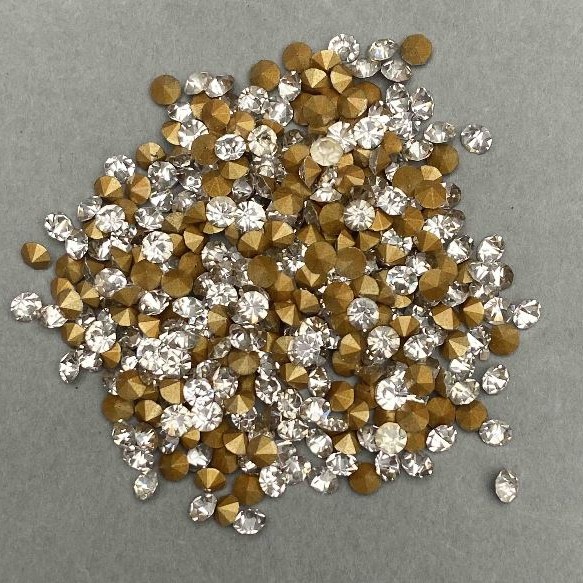 White rhinestone stones, color white, diameter 3.5 (+/-) mm, pack / 10 g (+/-)