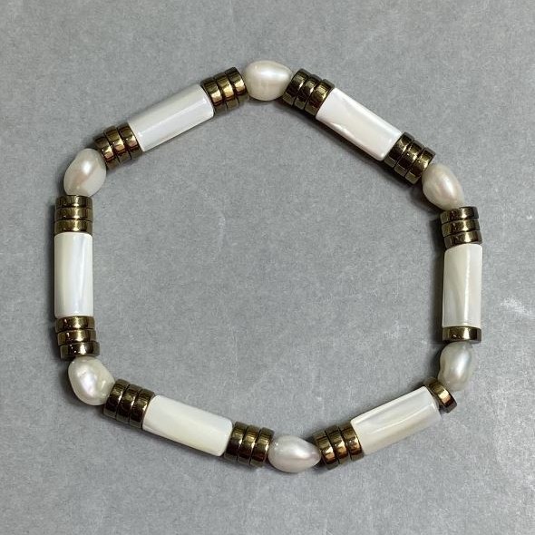 Pearl bracelet 7-9×7-8mm Hematite rondelle 6mm+- Mother-of-pearl cylinder 13×6mm+-, length 18cm stretch