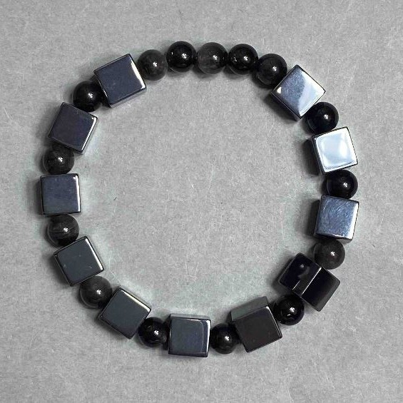 Hematite bracelet cube 8x8mm +- Silver obsidian bead 6mm+-, length 18cm +- stretch