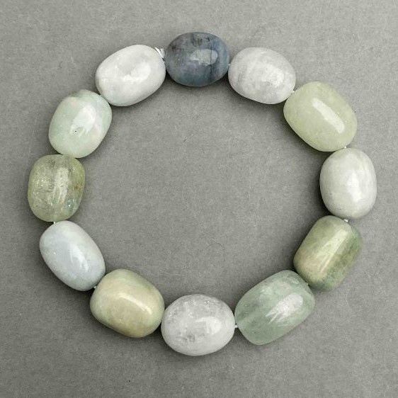 Morganite bracelet, tumbled, 15-18×12-13 mm, approx. 5 mm thickness, length 18 cm ± stretch
