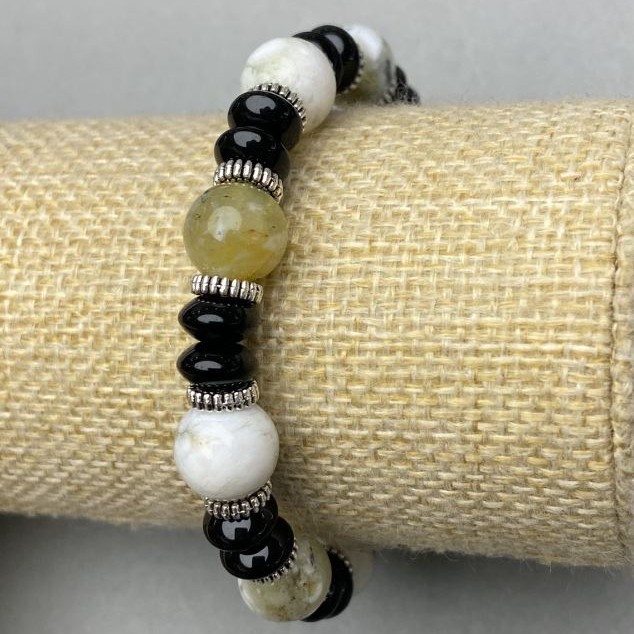 Bracelet Green Opal smooth round bead, diameter 10mm+-, Agate rondelle, diameter 8x4mm+- with inserts, length 18cm+- stretch