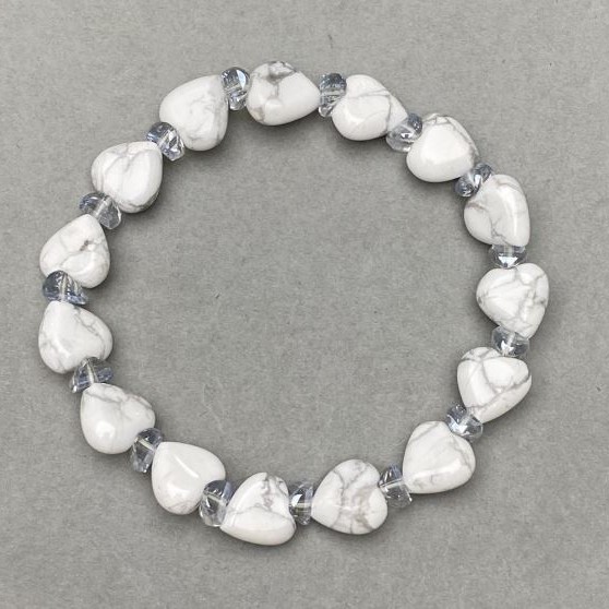 Bracelet Chalcedony Heart 10mm+- Swarovski-style Beads 6x3mm+- , Length 18cm+- stretch