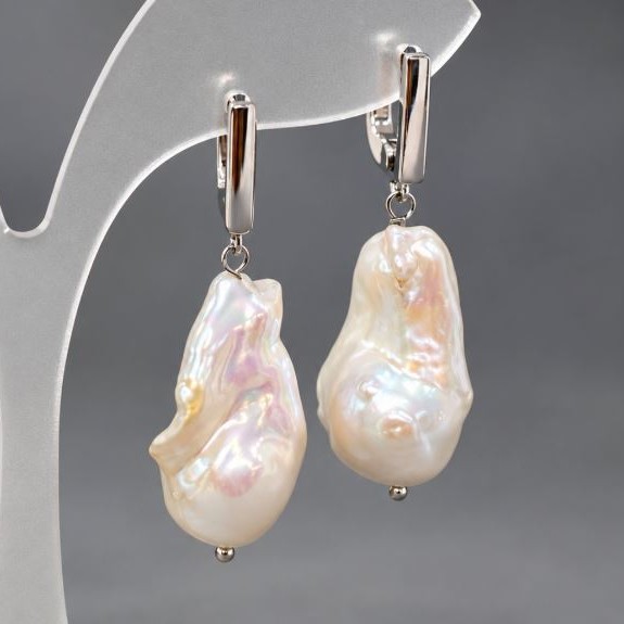 Baroque Pearl Earrings 24x15mm +/-, length 40mm +/-