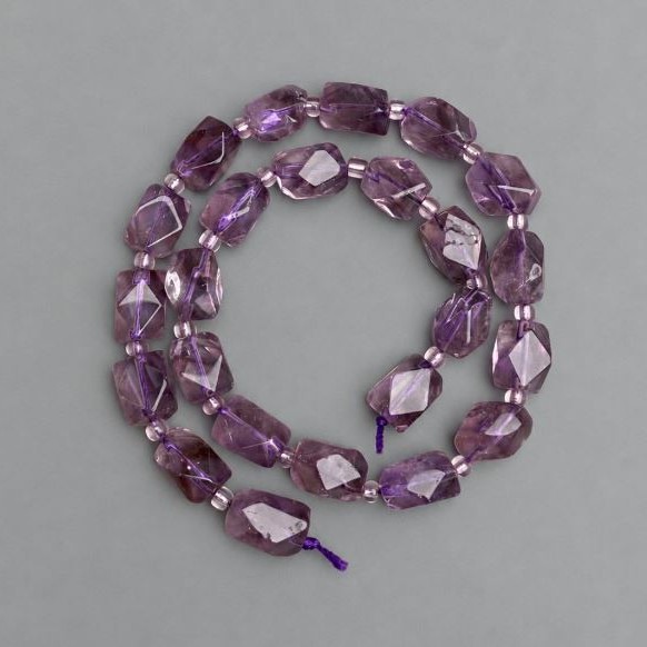 Amethyst beads faceted tumbled, diameter 14x8-9, 5mm+- seed beads 3mm+-, length 39cm+