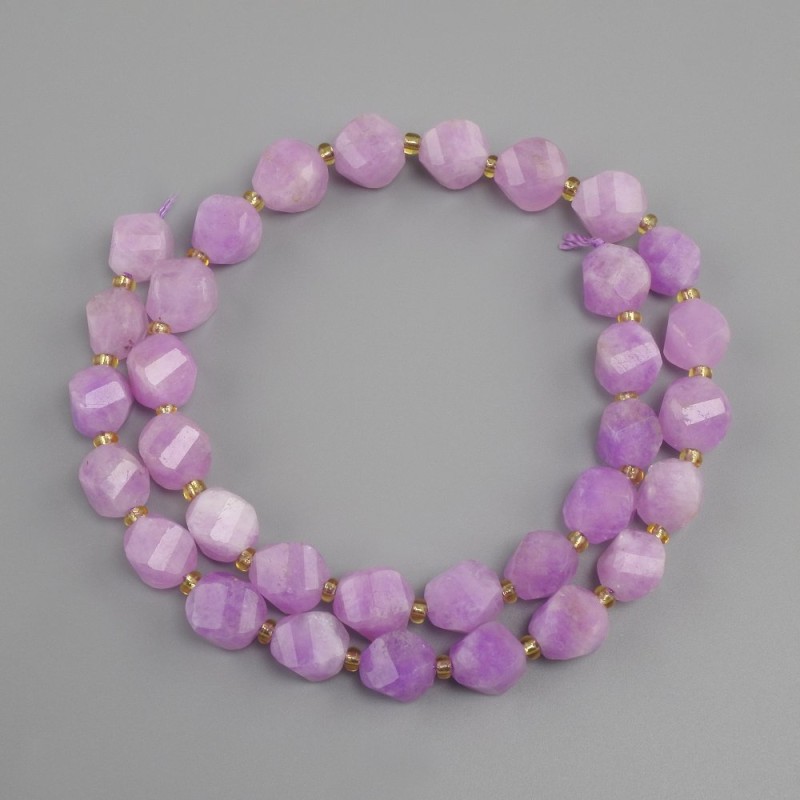 Lavender amethyst faceted rhombus beads, diameter 10x9 mm ±, bead size 3 mm ±, length 37 cm ±