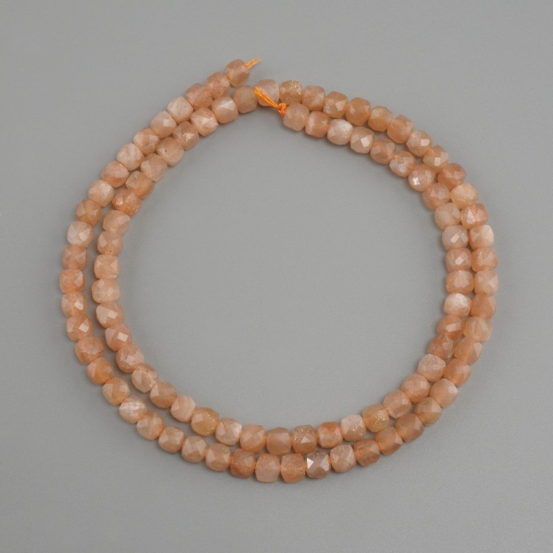 Selenite beads faceted cube, diameter 4x4 mm +- , length 39 cm +-
