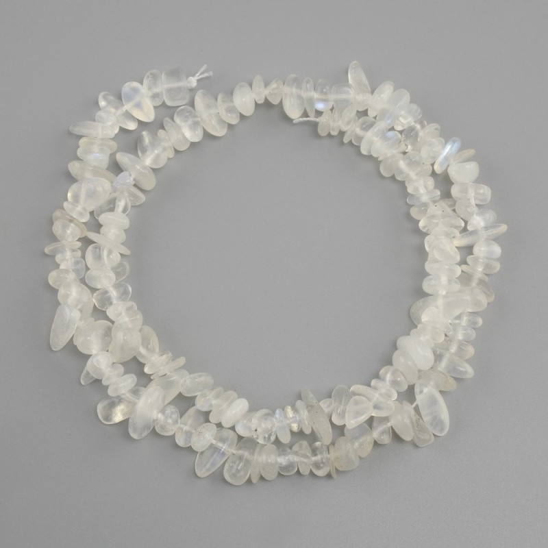 Moonstone (Adularia) tumbled chips, diameter 7-9x2-5mm ±, length 40 cm +