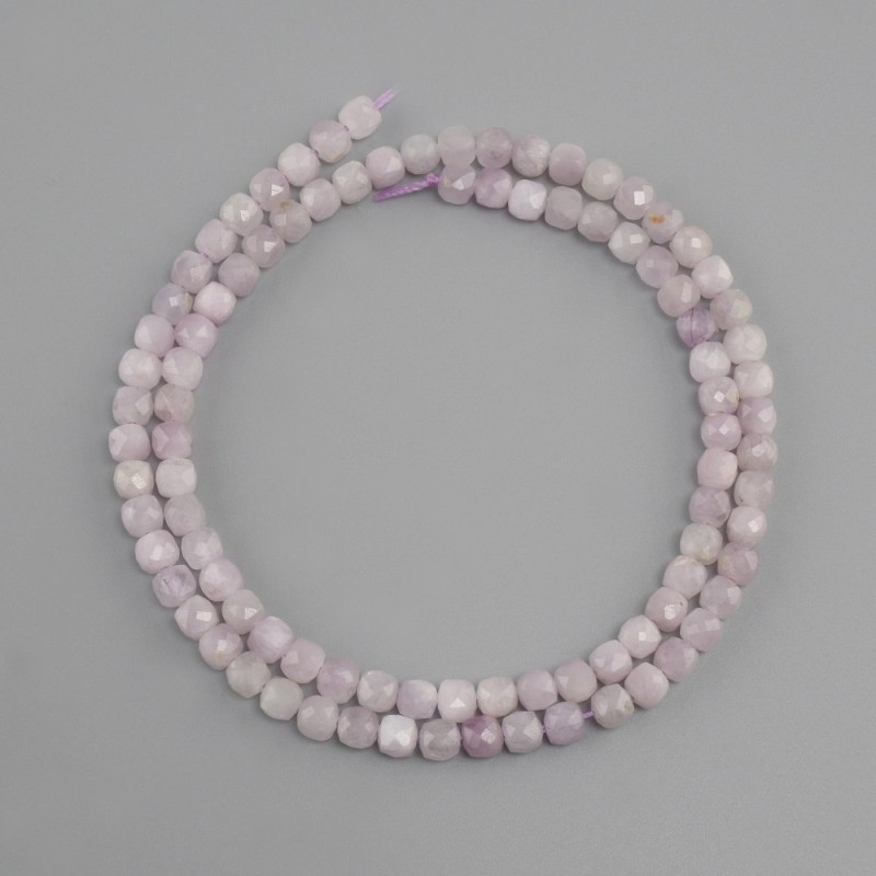 Kunzite beads faceted cube, diameter 4x4 mm +/-, length 38 cm +/-