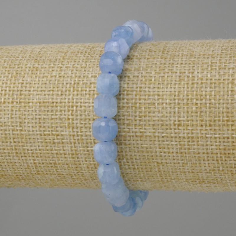 Aquamarine bracelet faceted cube, diameter 7x7mm +/-, length 18cm +/-, stretch