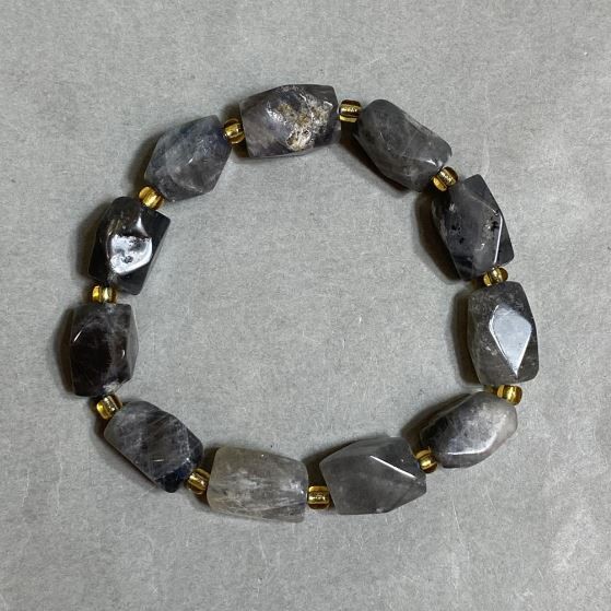 Labradorite bracelet faceted, diameter 15-16x10, 5-11mm+- bead 3mm+-, length 18cm +- stretch