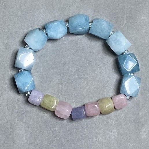 Aquamarine bracelet faceted shapes, diameter 12x10mm ± Morganite cube 7, 5mm ±, length 18cm ± stretch