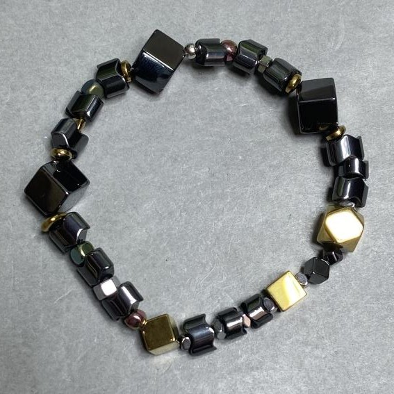 Hematite bracelet faceted bead 8mm+- cube 6mm+- wave 7x5mm+- , length 18cm +- stretch