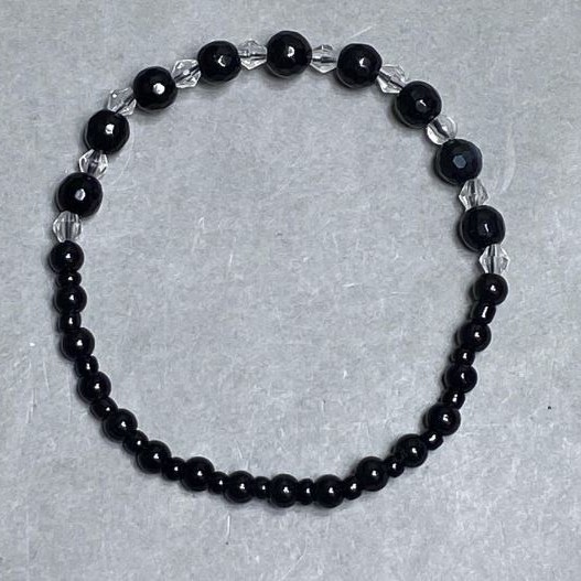 Agate bead bracelet, bead diameter 4mm+- 6mm+- seed beads 4mm+-, length 18cm +- stretch