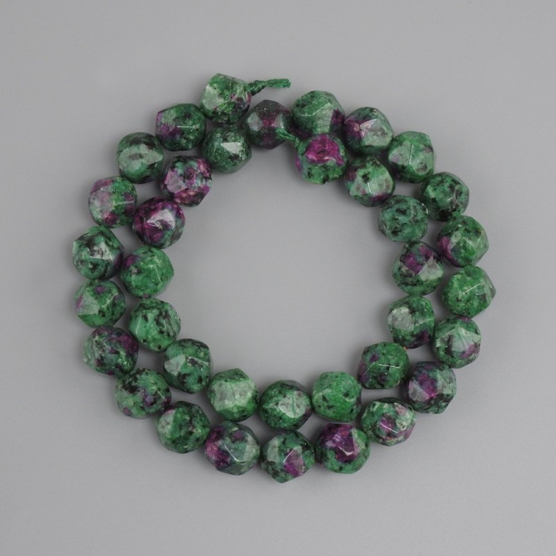 Zoisite beads faceted prism, diameter 10x9 mm +/-, length 36 cm +/-