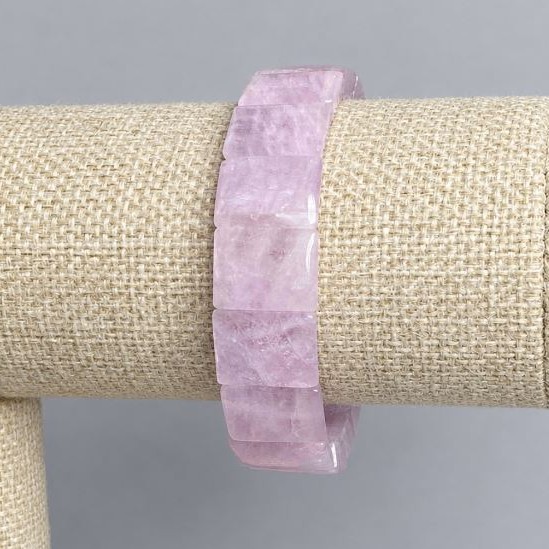 Kunzite bracelet, smooth strand, 16x12 mm, 5mm+-, length 18 cm +- stretch