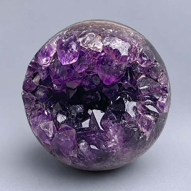 Amethyst natural stone souvenir ball with geode, diameter 66 mm ±, weight 312 g