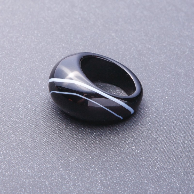 Black-and-White Agate Ring, Size 19mm