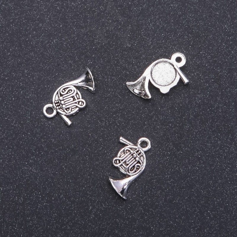 French Horn Pendant Finding, diameter 16mm, length 12mm, hole diameter 1.8mm, pack 20g, 26 pcs (+/-)