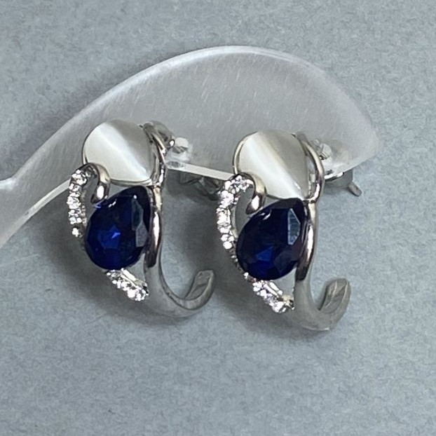 "Elegant" Earrings, Silver-Tone Metal / Blue Rhinestone / "Cat's Eye" / 23x12mm