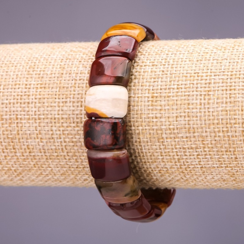 Mookaite Jasper Bracelet, link 16x11+/-mm, length 18cm, on elastic