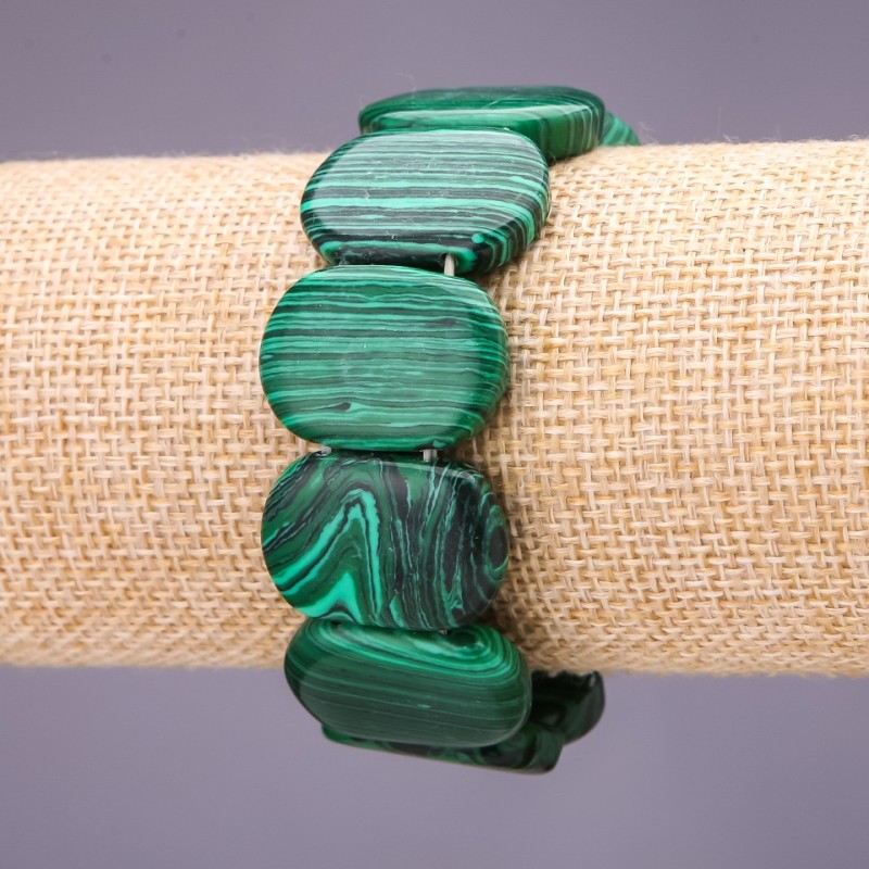 Malachite (Pressed) Bracelet, link 25x17+/-mm, length 18cm, on elastic
