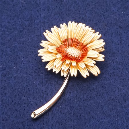 Daisy Flower Brooch, Gold-Tone Metal 54x34mm+