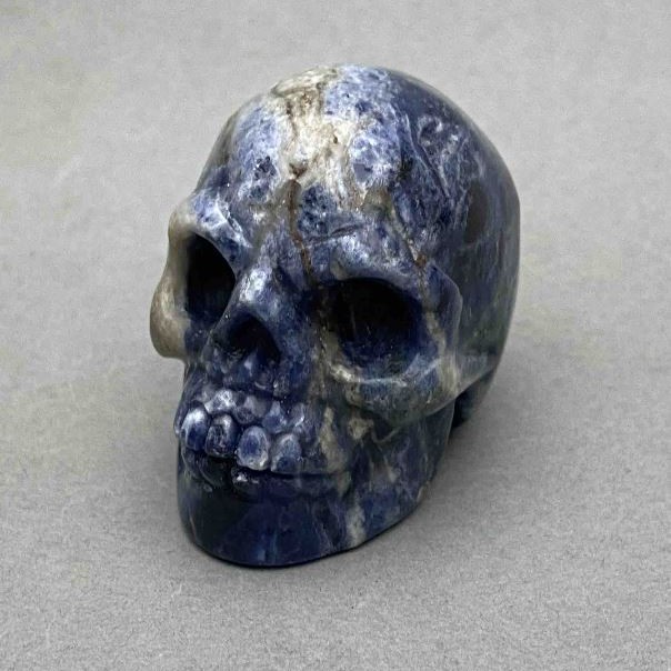 Natural stone souvenir Lapis lazuli skull "Yorik" 38x49x34 (+- ) mm