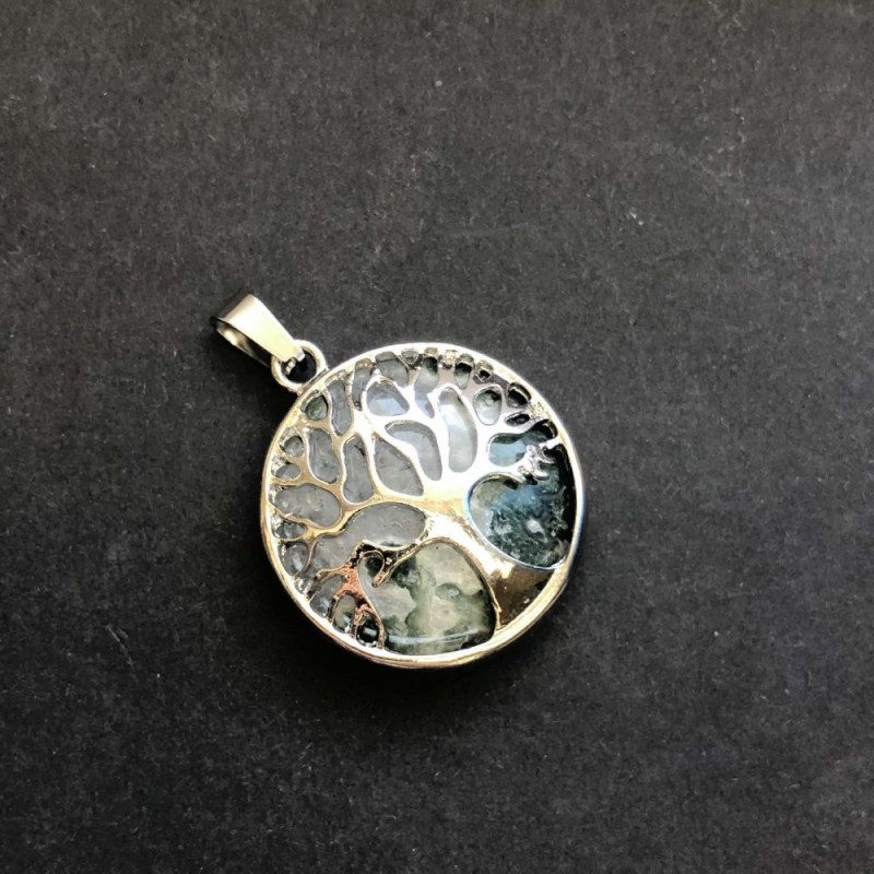 Pendant made of natural moss agate in a 'Tree' bezel, diameter 27mm
