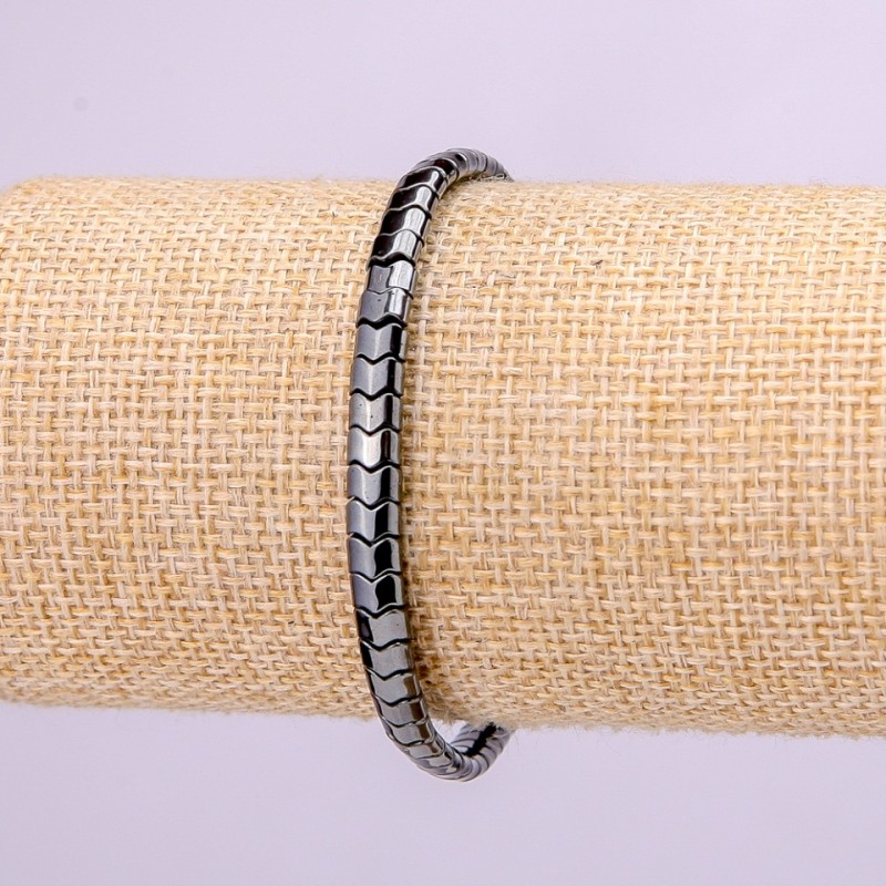 Bracelet on Elastic Hematite Zigzag Stone, diameter 5x4x3mm, length 18cm