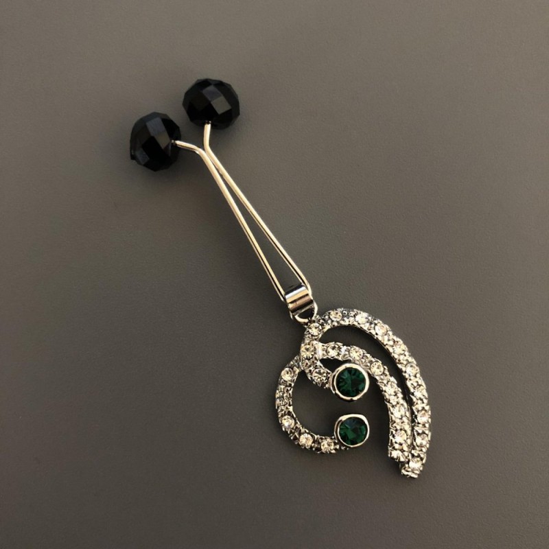 Silver-Tone Clip Brooch with Pendant for Scarves +-6cm