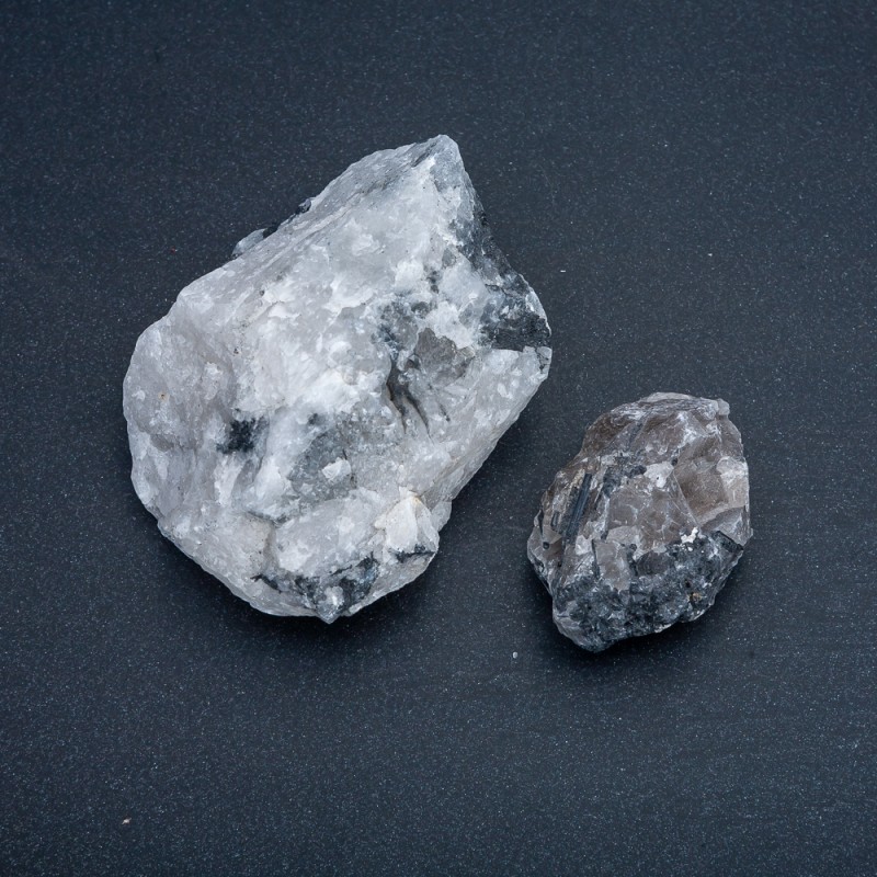 Raw Stone Hair Quartz (price per 100g) weight from +/-45g assorted sizes +/-5x3cm