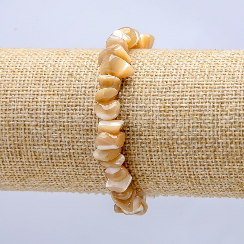 Natural Beige Mother-of-Pearl Chip Bracelet on Elastic Band, 7x5mm Diameter+