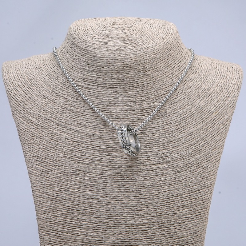 Ring Pendant 26x8mm on chain, length 70cm +/- silver-tone metal