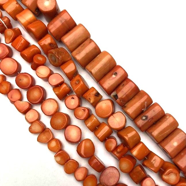 Beads, Strand Weight from 50g, Natural Orange Coral Chips, Diameter 12x10mm, Length 39+/- (price per 100g)