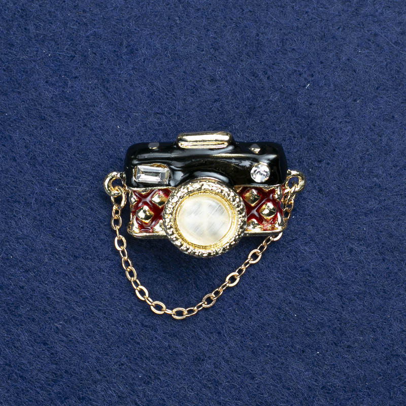Sale! Golden metal camera shaped brooch with cat's eye, enamel and crystals 32×15mm +