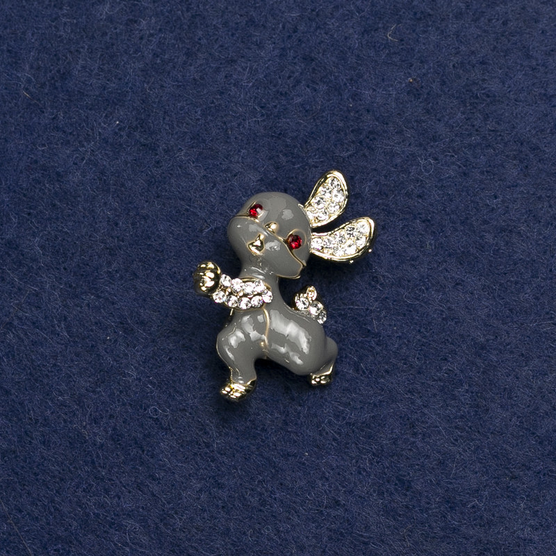 Brooch Bunny in Gold-Tone Metal with Enamel and Rhinestones 24×21mm +