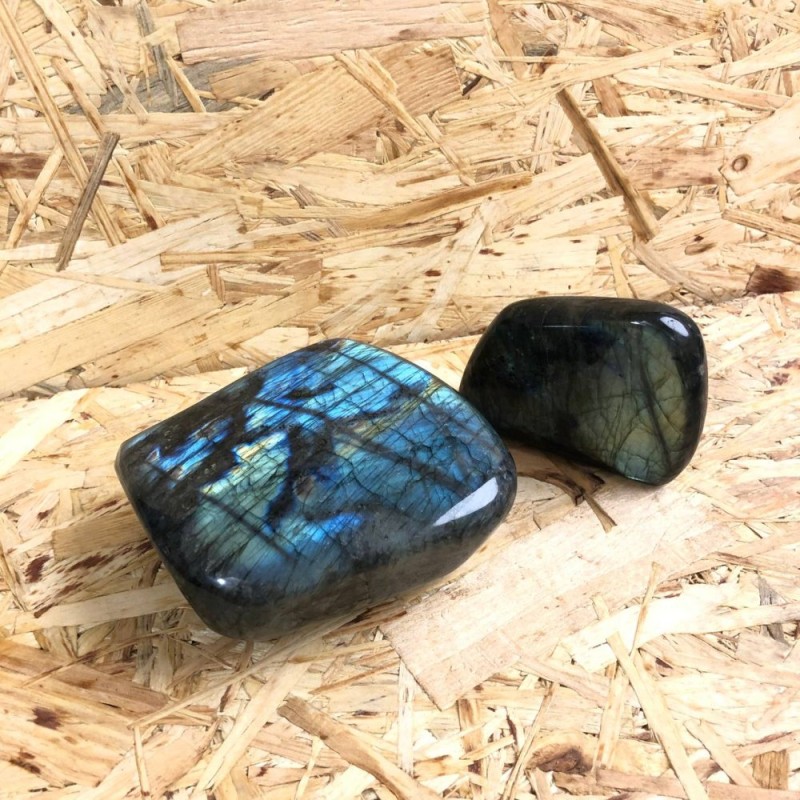 Souvenir stone from natural Labradorite assortment sizes weight from-700g. (per 100g)