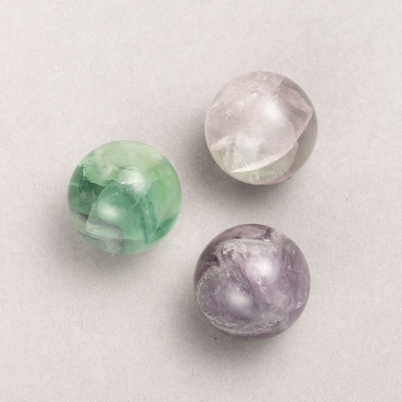 Souvenir sphere natural fluorite 30mm+- (per 100 g)