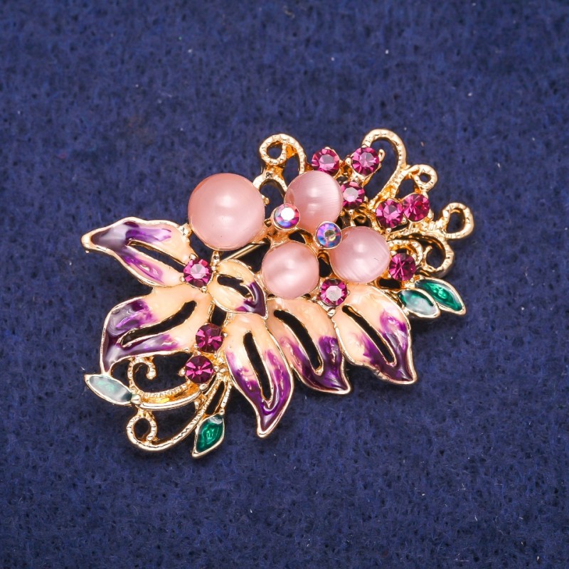 Brooch Flower with Cat's Eye in Lavender Crystals, Enamel and Golden Metal 36x45mm