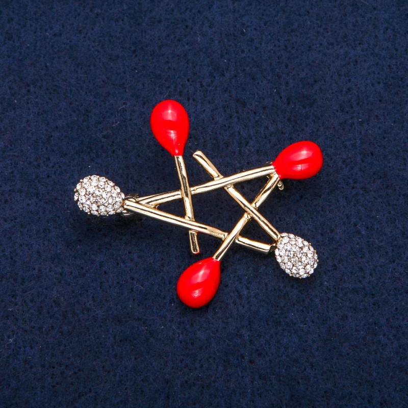 Brooch Star red enamel and white stones, gold-tone metal 36x44mm