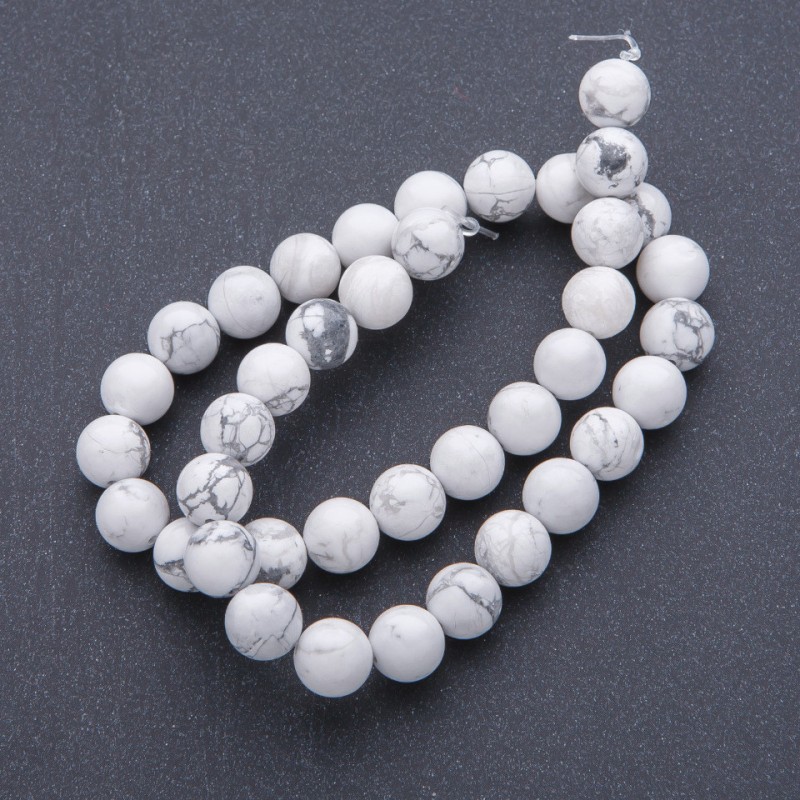 Howlite Beads Natural Stone on Thread, Round, 10mm Diameter, 39 cm Length