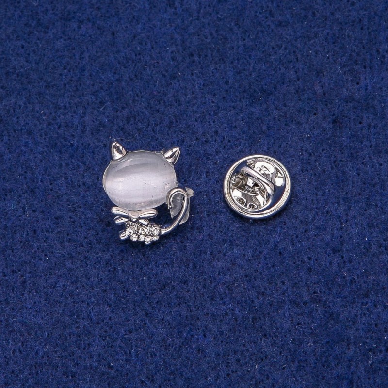 Brooch Cat with Cabochon Cat's Eye and Rhinestones 16x17mm, Silver Metal