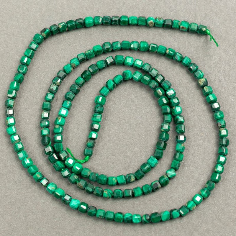 Natural Stone Beads on Thread Cat's Eye Green Faceted Cube, diameter 5×5mm (+ -), length 39cm +
