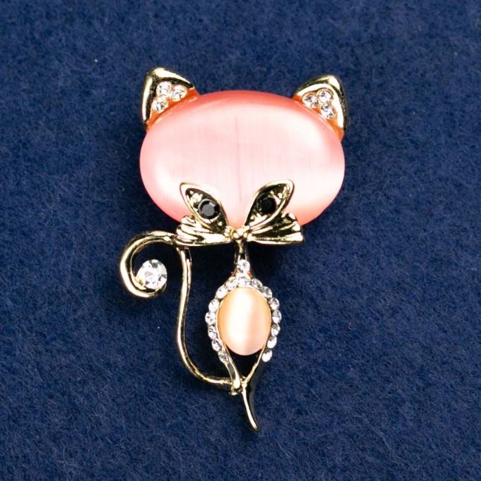 Brooch Cat - Cat's Eye Heart Pink with White Crystals 45x28mm Yellow Metal