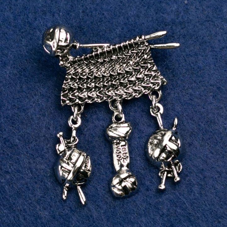 Brooch "Knitting" light gray metal 46x38mm