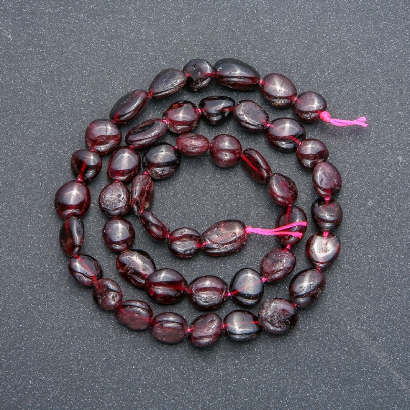 Garnet Beads on Thread, Cabochon-cut, 9x8 mm, 42 cm length +