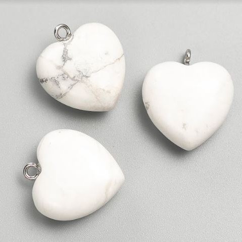 Heart Pendant with Howlite, 27x25x10 mm diameter+