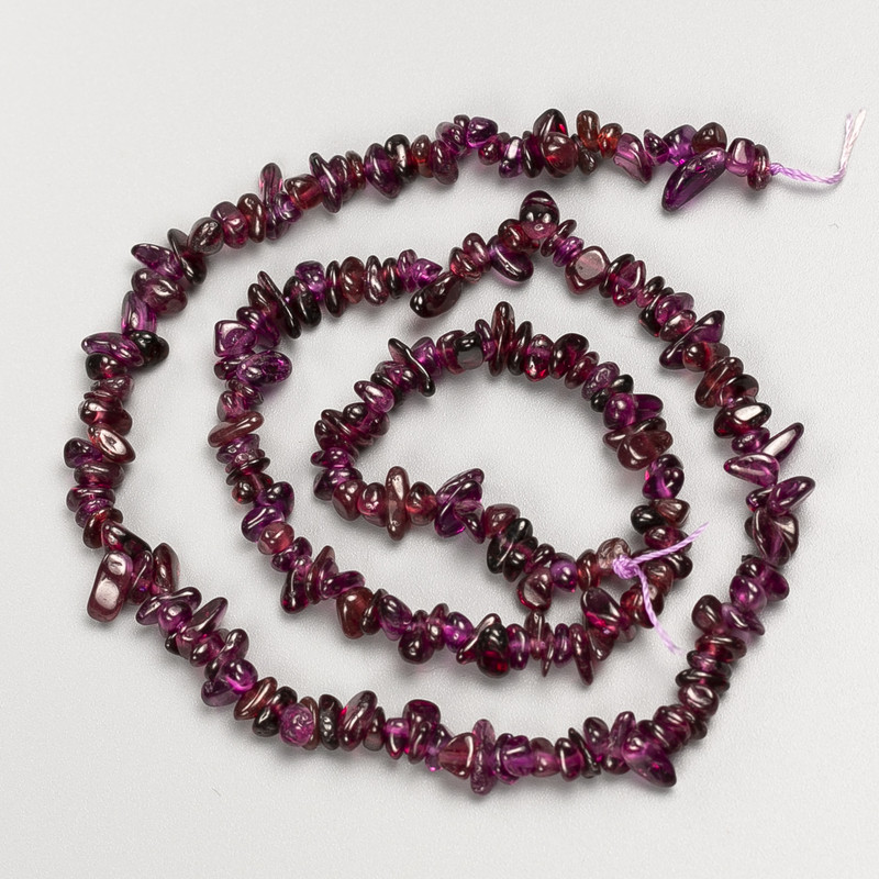 Garnet Crackle Beads on Thread, 4-6×1.5 mm, length 39 cm