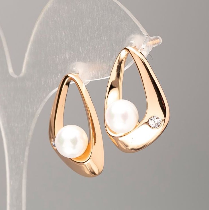 Xuping Earrings with Mallorca Pearls in 18K Gold plating, diameter 21.5 × 11.5 mm, 5 mm+